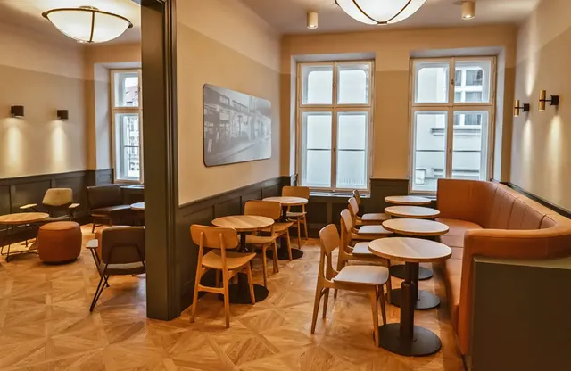 Starbucks Clock – fotografie 5