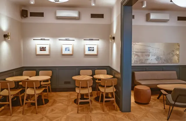 Starbucks Clock – fotografie 6