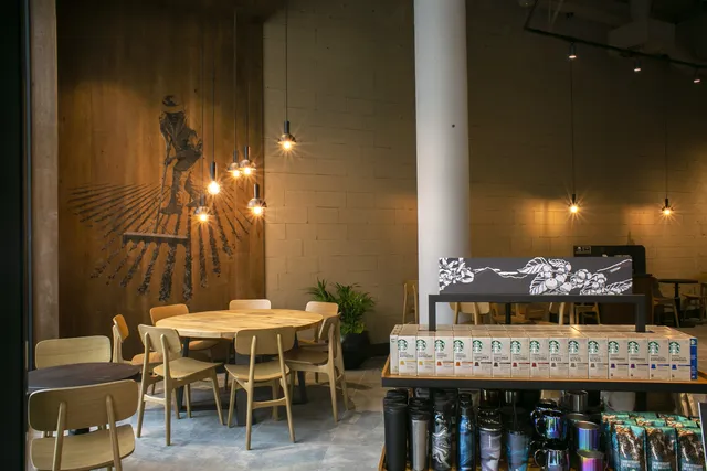 Starbucks stores – fotografie 55