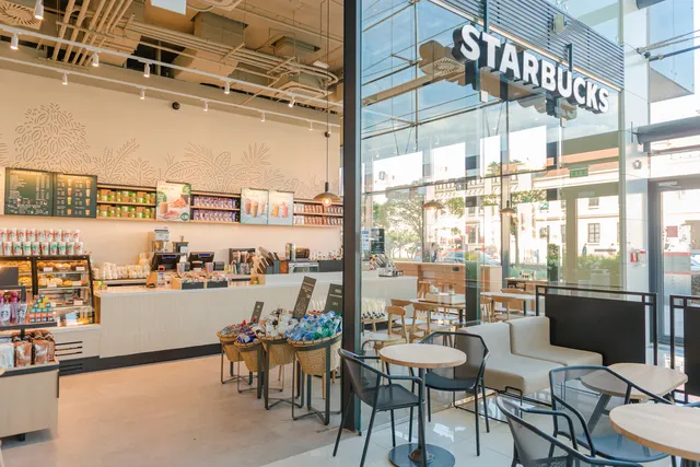 Starbucks stores – fotografie 58